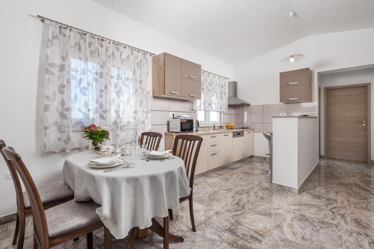 Apartment Dani-E.L. Kastav Esterno foto